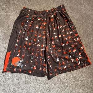 Cleveland Browns NFL men’s large shorts